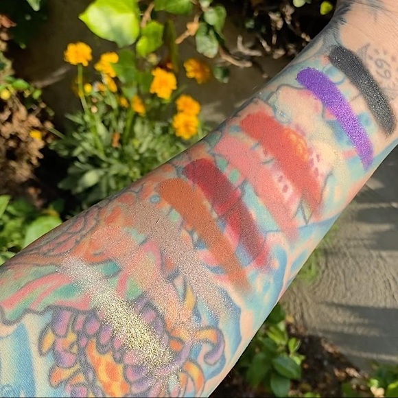 🎀HANK & HENRY Sex Talk Eyeshadow Palette - Picture 7 of 10